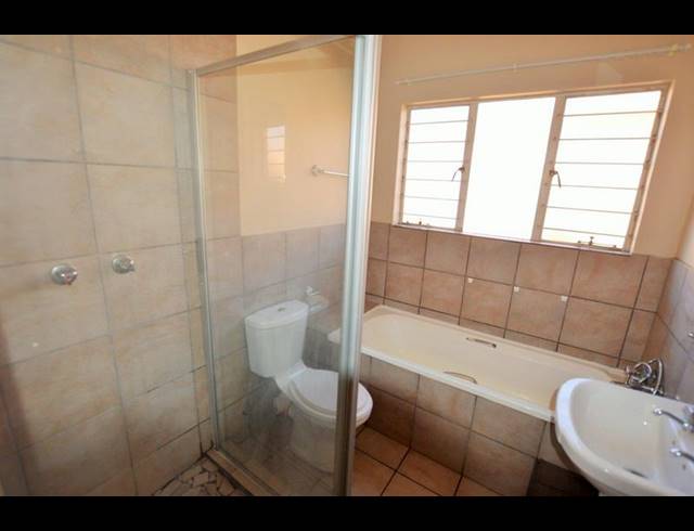 2 BEDROOM APARTMENT FOR SALE IN VAAL PARK EXT 1